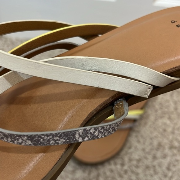 a new day Strappy Colorful Animal Print Sandals - Size 9 - Picture 2 of 7